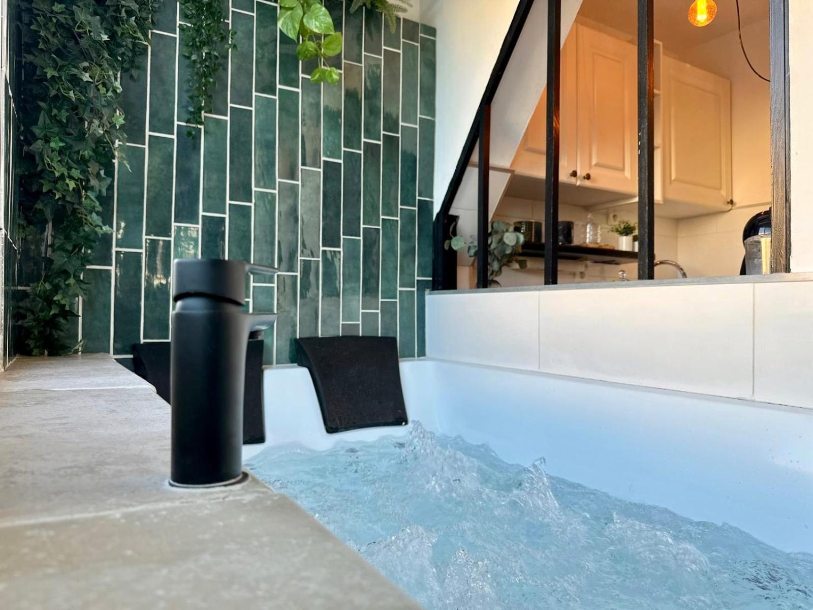 Splendide Loft Jacuzzi Et Cinema - Cap D'Agde Apartman Kültér fotó